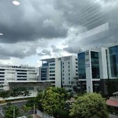Foto de OpenText de: Office